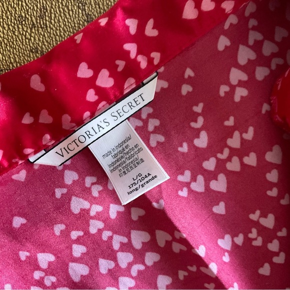Victoria Secret red with hearts satin pyjamas - Picture 11 of 15
